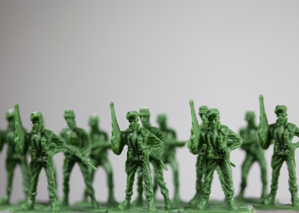 1939: Little green army men craze